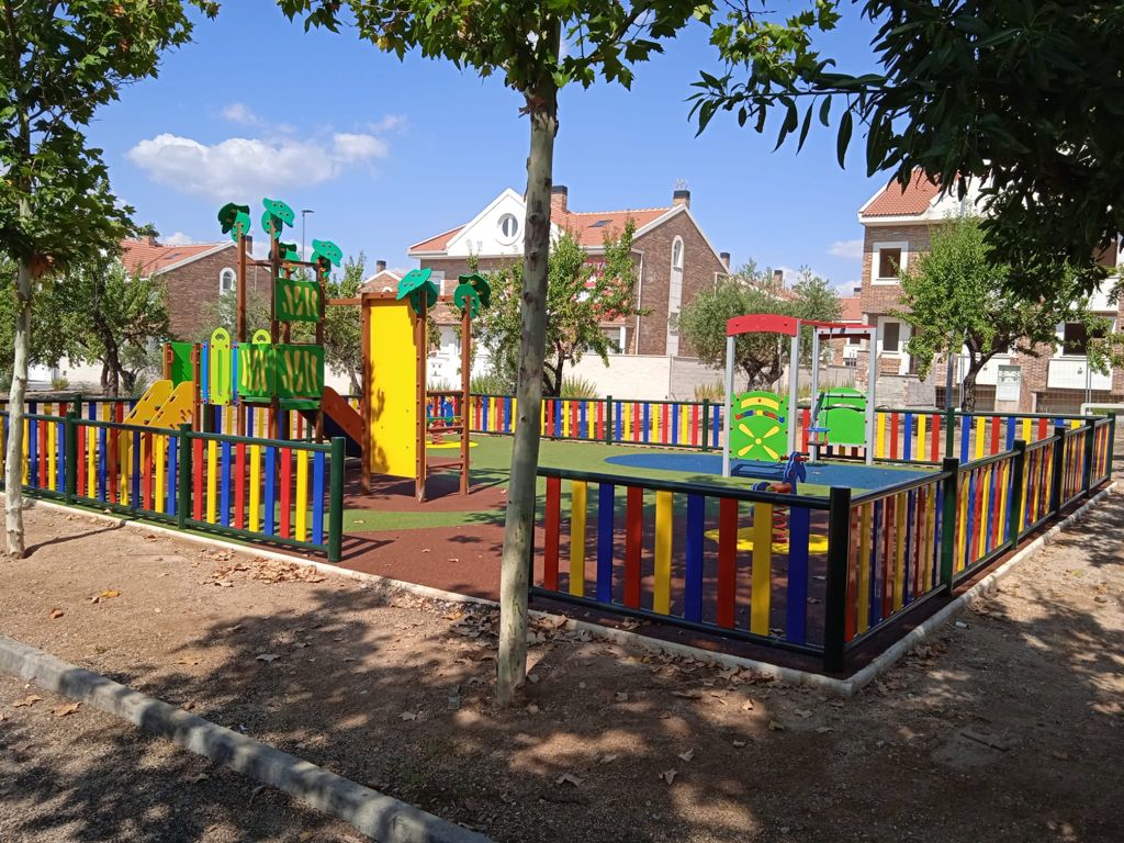 NeoparkCLM's tweet photo. Ya está disponible para su uso el nuevo parque infantil situado en la localidad de 📍Burguillos de Toledo👏
Es un parque completo, consta de diferentes áreas de juego, todo ello protegido por una superficie de caucho continuo ✅
#NeoparkCLM #burguillosdetoledo #parquesinfantiles https://t.co/inDggxXIsr