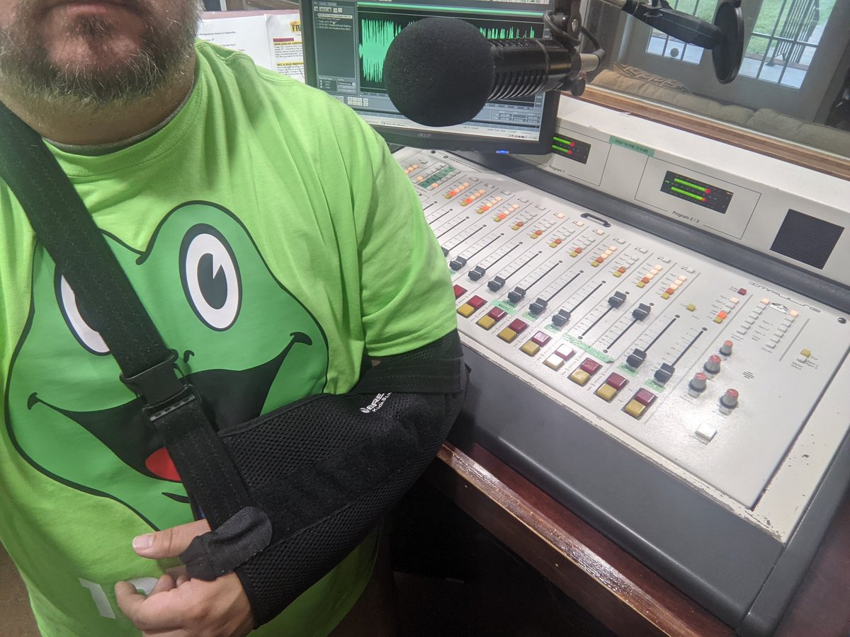 radiobrian21's tweet photo. You know...that's A LOT of buttons to press when you're down one paw. 🙄  @froggy1037 https://t.co/uhGHQrC9BT
