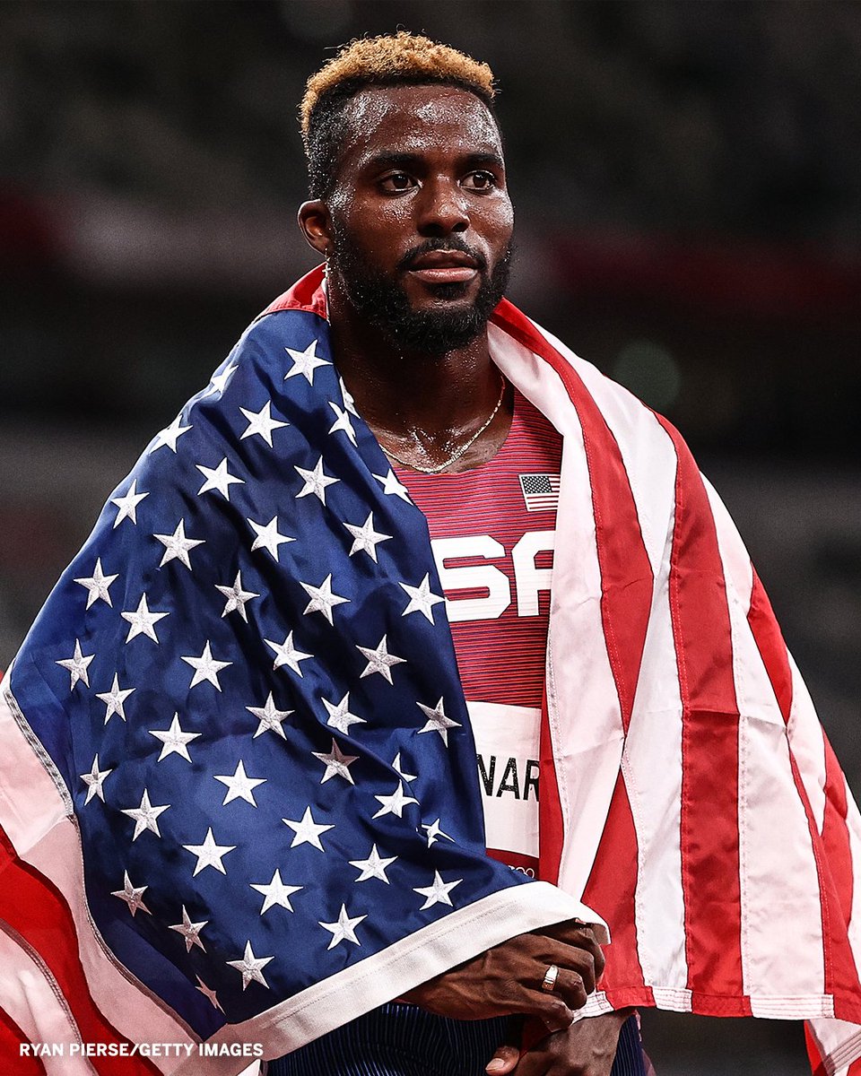 Kenny Bednarek wins silver in the men's 200m! That's the best finish by an American man in the event since 2008 🥈