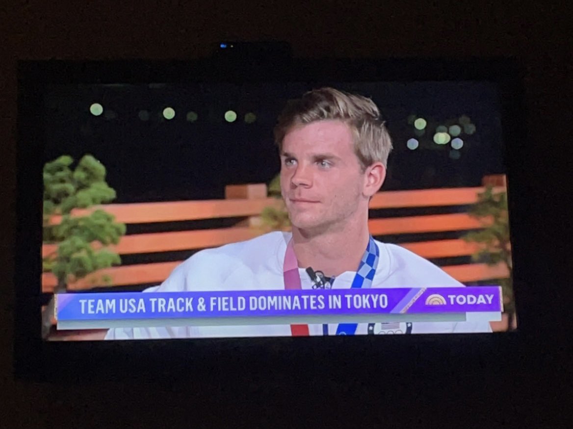 kellynalouise's tweet photo. Pretty awesome seeing @ChrisNilsen2 on the @TODAYshow this morning! Go Yotes!!! #TeamUSA https://t.co/YzqQevTCcD