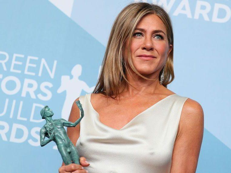 Jennifer Aniston has 'lost' friends refusing vaccination from weekly routine