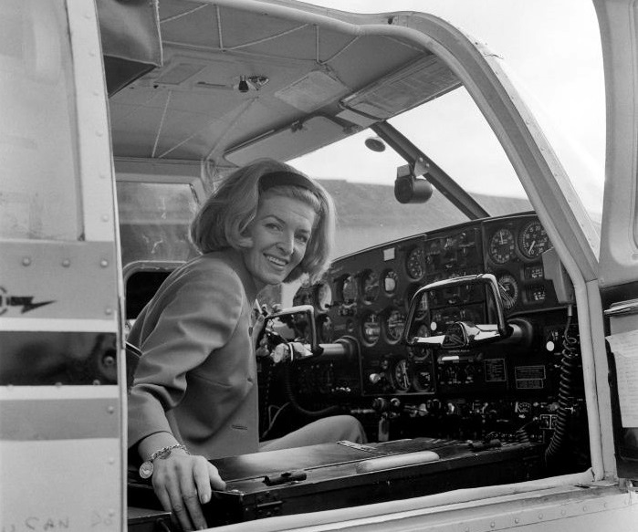 #OTD in 1971, Sheila Scott finished a solo around-the-world including a flight over the North Pole. During the circumnavigation, she set 7 FAI World Records for Speed Over a Recognized Course.

#worldrecords #circumnavigation #womeninaviation #aviator #pilot