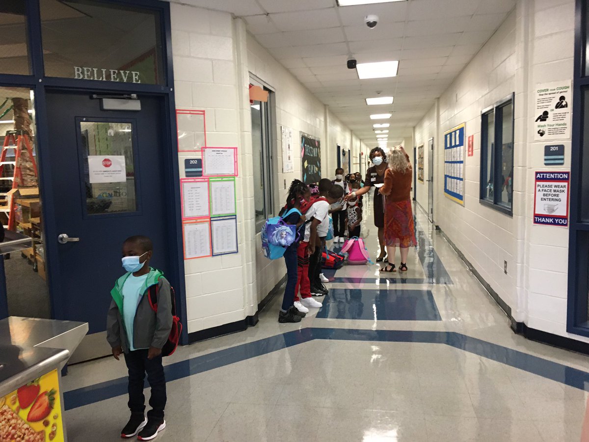 PrincipalRoyal's tweet photo. #Day1inGSCS @AnneStreetES @PrincipalRoyal @gscsfit @GSCSMATH https://t.co/Opl9cUwgSB