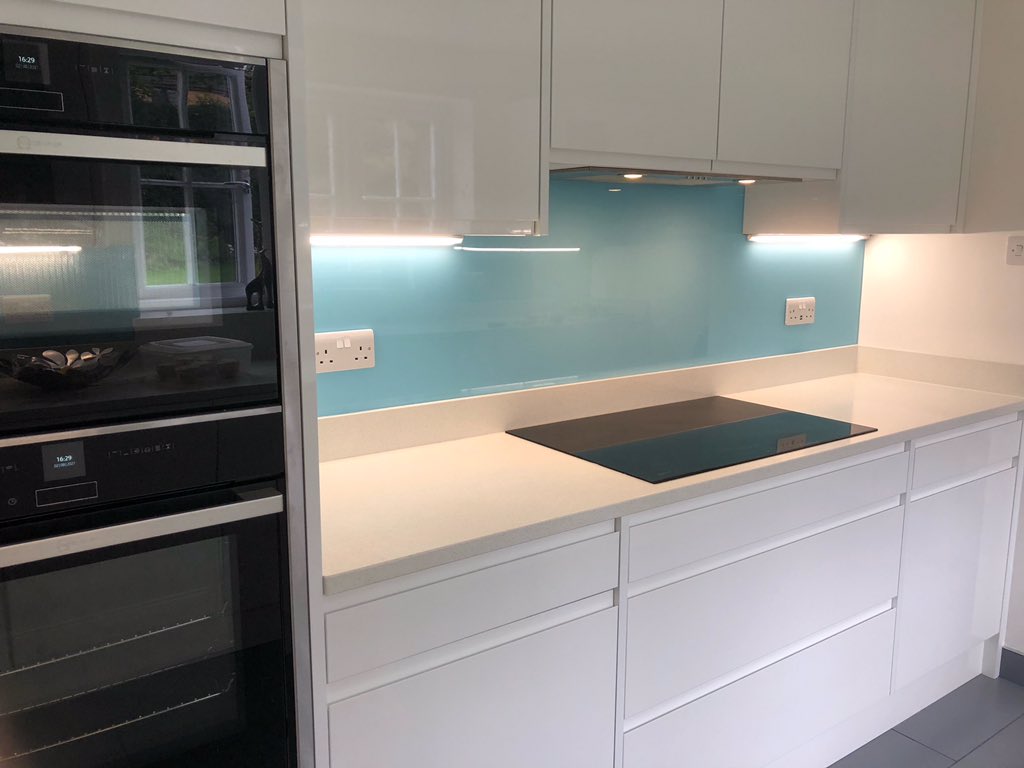Practical and super stylish! Glass splash-backs supplied and fitted. #kitchensplashbacks #splashbackssouthampton