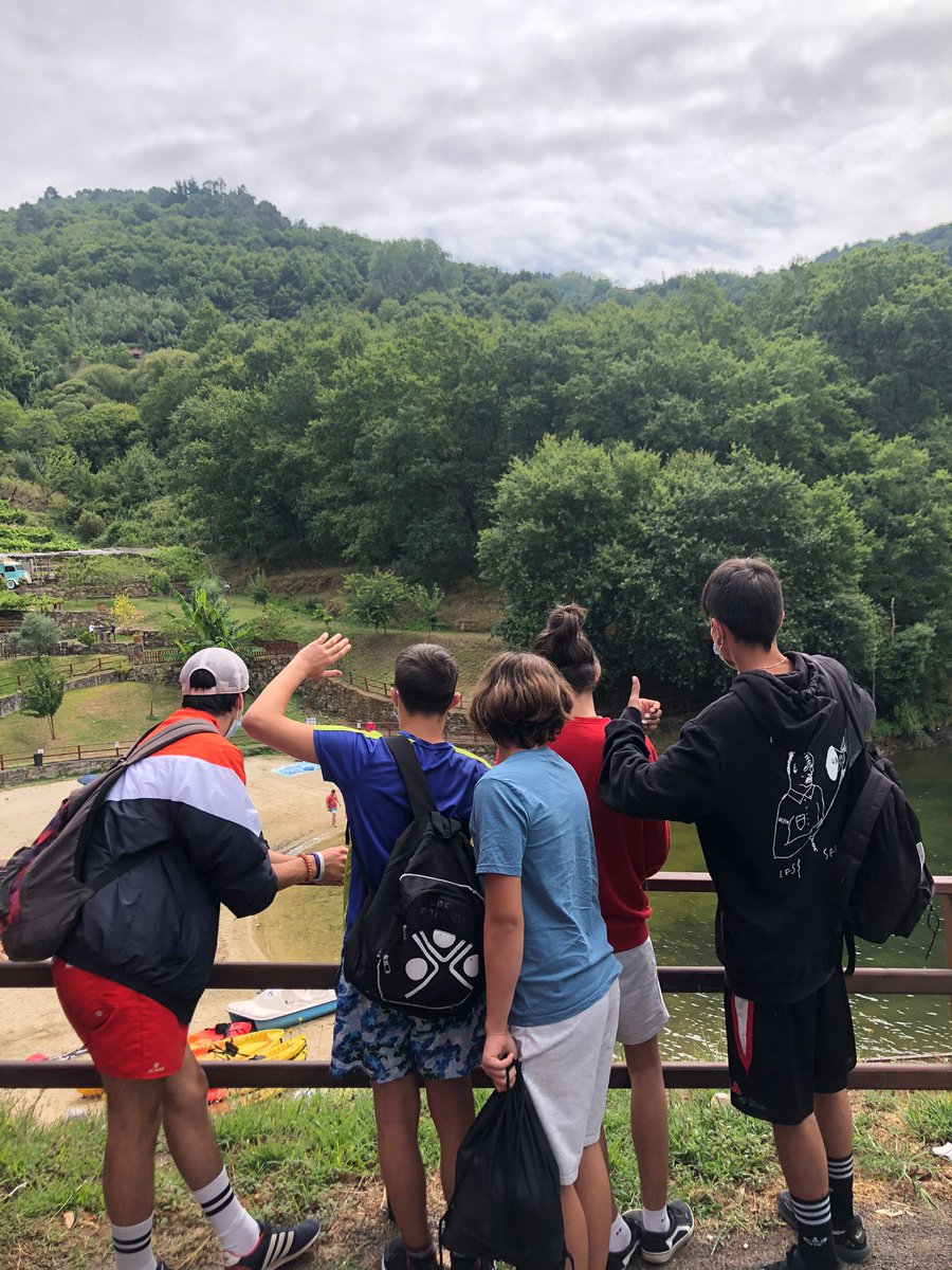 CaritasOurense's tweet photo. 🌞Los/as niños y niñas del Centro del día Xurde están disfrutando del verano por la Ribeira Sacra #ProteccióndeMenores #Ocio #PraiadaCova https://t.co/cErTSuN4En