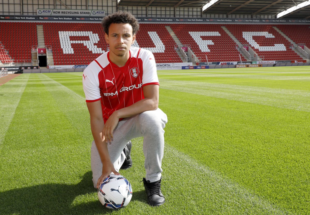Delighted to join <a href="/OfficialRUFC/">Rotherham Miller</a> on loan for the season. Can’t wait to get started! 🙌🏽