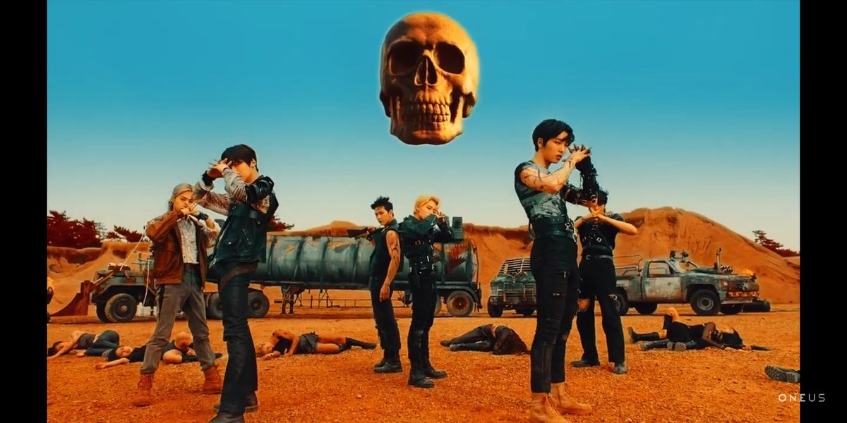 Tesekurler hayat bu mükemmel insanlara uzak olduğum için çok teşekkürler #ONEUS #ONEUS_THEATRE 
#Shut_Up_받고_Crazy_Hot