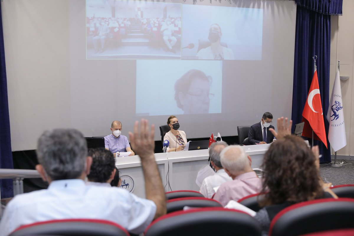 Akademik kadro atamaları ve aktarmaları ile mensuplarımızın görevlendirmelerine ilişkin gündem maddeleriyle Rek. <a href="/hotar_nukhet/">Prof. Dr. Nükhet Hotar</a> Bşk. gerçekleştirilen #universitemDEU Yönetim Kurulu Toplantısında, bazı birimlerimizin kurum ihtiyaç paylarının ayrılması görüşülüp karara bağlandı.