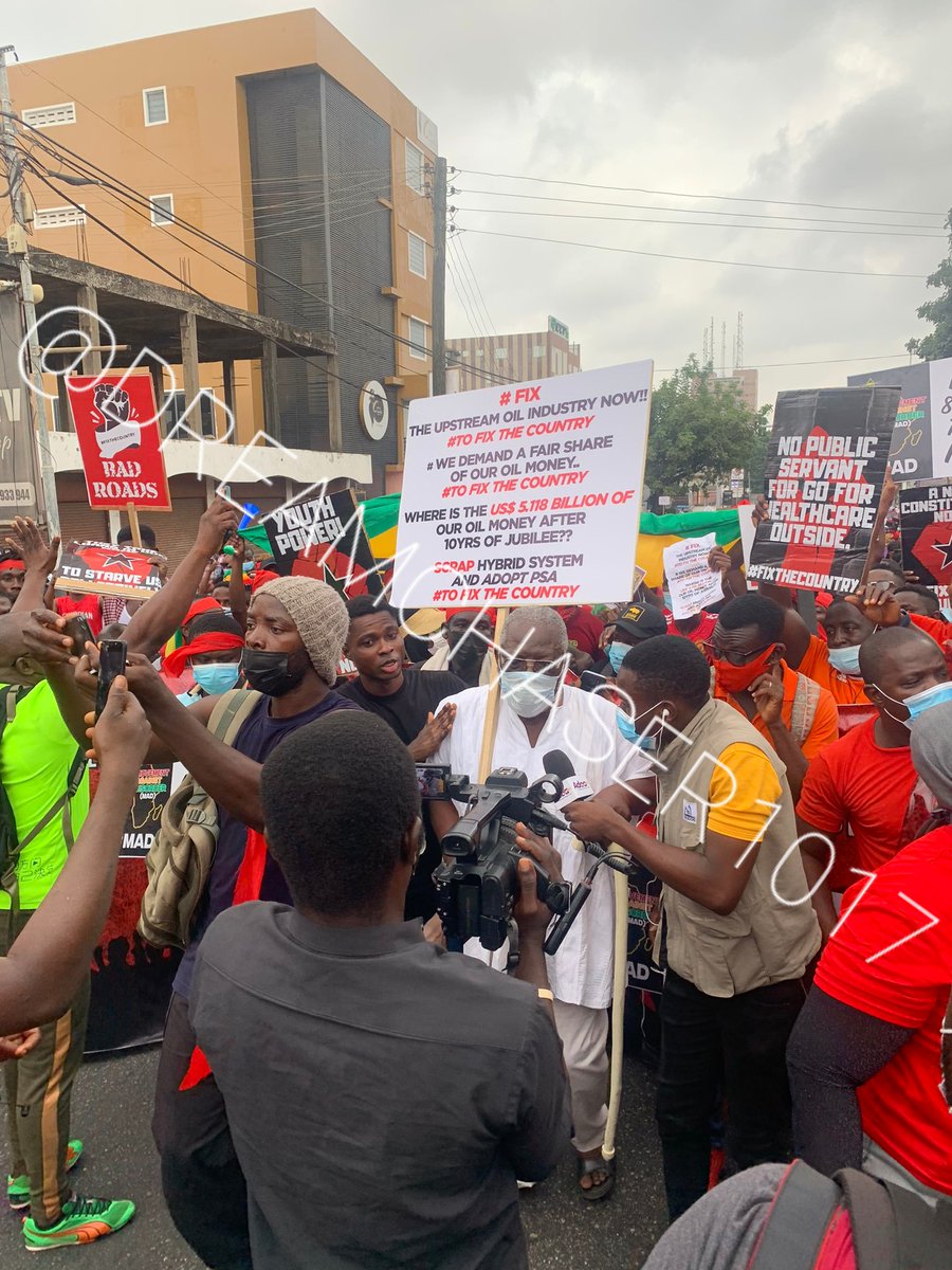 Dreamchaser1017's tweet photo. Now ur rent is up you're not working how u go pay bro? Think about it, are u ready to sleep outside #FixTheCountry #AriseGhanaYouth #wegodemonstrate #4thAugustDemo https://t.co/GtuhArMszs