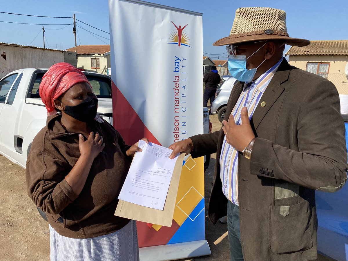 nbhanga's tweet photo. MMC Zinto(Human settlements) is in ward 54 issuing title to the rightful owners. 

The city has a backlog of 6000 title deeds, our government believes in people having OWNERSHIP of their homes.

Together we can take NMB forward. https://t.co/dGx4nlhG13