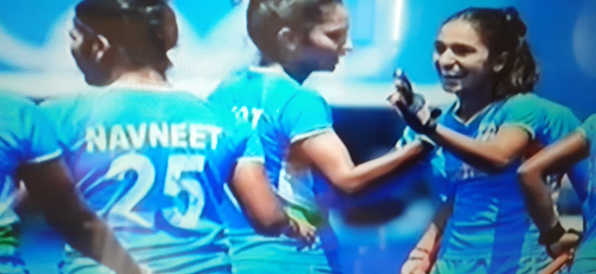 sukanyaiyer2's tweet photo. #Ind #IndiaWomensHockeyTeam

India 🇮🇳 Scores 1st Goal against Argentina 🇦🇷 
#Gurjitkaur Scores its 1st Goal
#MonsterTeam 
#GoForGoldGirliez 
#DeshKiBeti 
#Tokyo2020 https://t.co/2ioeJvfqbJ