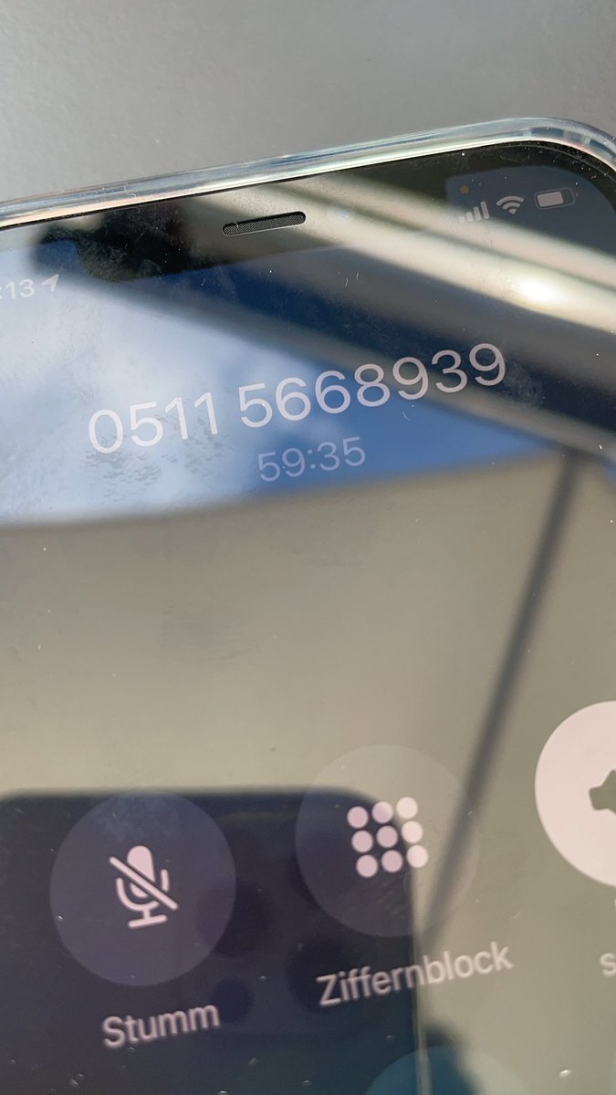 hansrocks's tweet photo. Liebe @TUIDeutschland Euer Kundenservice ist eine Katastrophe! Eure Buchhaltung ist überfordert. Die Kunden-Hotline offenbar im Urlaub. Der WhatsApp-Chatbot hat den IQ einer Raupe. Und niemand, ich wiederhole NIEMAND, ist erreichbar um ein dringendes Problem zu lösen. https://t.co/YvrJPvMVMW