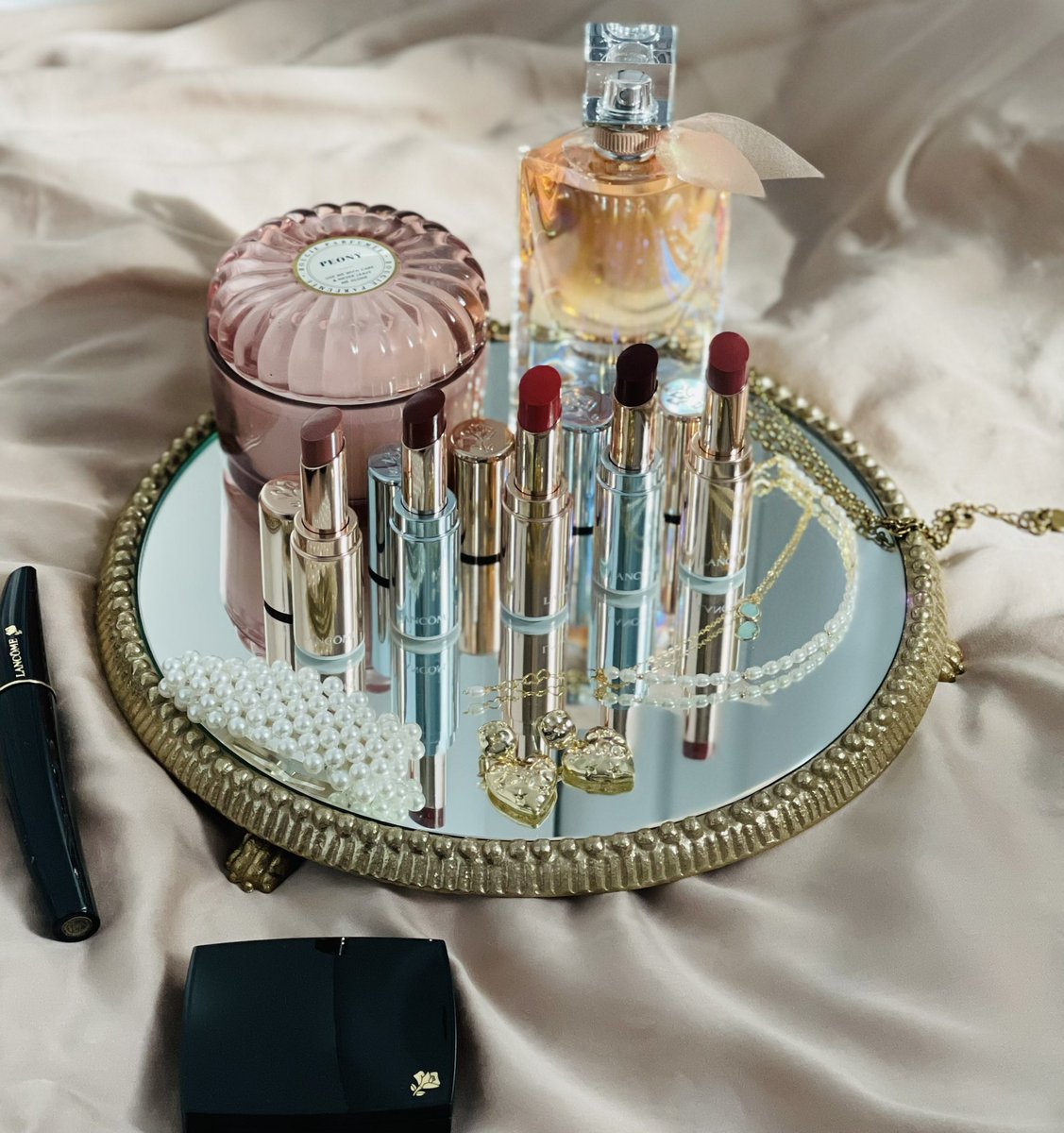 Mlassecom's tweet photo. #lipstick of the day 💖 #lancome #makeup #beauty https://t.co/rlwKOjZtGK