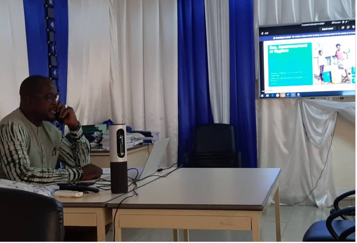 WateraidB's tweet photo. #WaterAid renforce la capacité des journalistes et blogueurs du #Burkina sur la production d'articles sur l'eau et l'assainissement à travers un atelier de formation ce 4 aout à #Ouaga. 

@WaterAidWAfrica 

#WaterandClimate #Climatechange #climatecrisis #COP26 #lwili https://t.co/aBdxX3S0UU