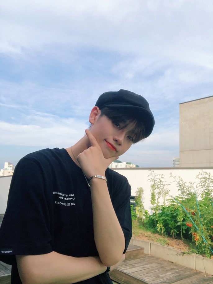 you guys can see now how important i am to My Keum bear 😸