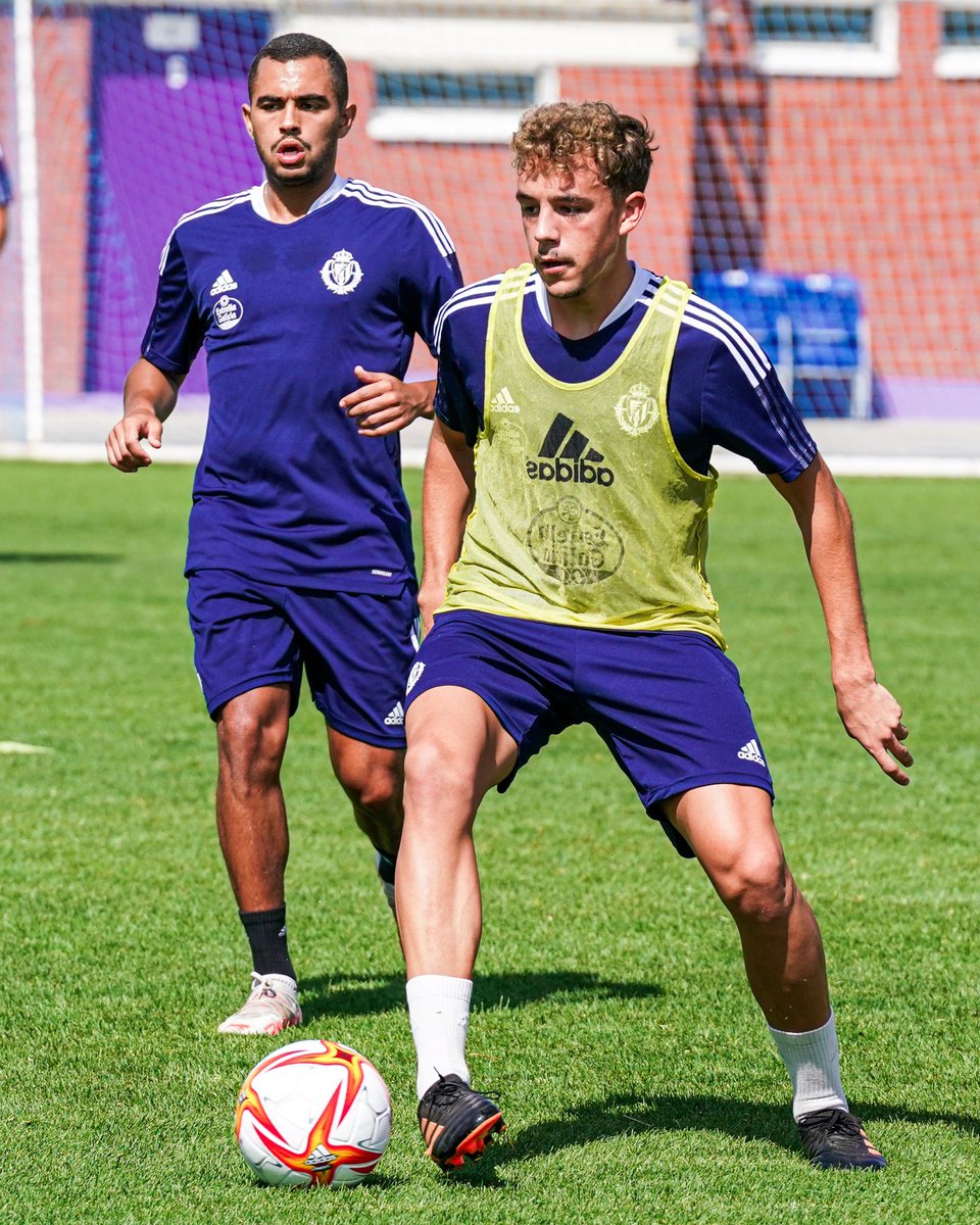 RVcantera's tweet photo. 💪🏻💜 El #RVPromesas continúa con la preparación estival ya con los nuevos fichajes a las órdenes de Baptista.

🔜⚽️ Mañana, próximo compromiso amistoso ante @AtletiAcademia 

#pucela #RVcantera https://t.co/wnr4WSsHvD