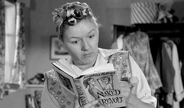 TalkingPicsTV's tweet photo. A Best -Seller Sets Suburbia Flipping! 2:05pm #TedRay #JuliaLockwood PLEASE TURN OVER (1960) with #LesliePhillips #JoanSims https://t.co/lZDzqPatiF