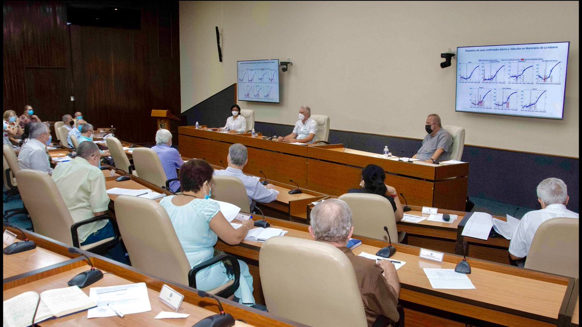 Ya superamos 10 millones de dosis de vacunas aplicadas, pero falta aún para ganar la batalla. Lo analizamos este martes con los expertos: #Abdala y #Soberana son eficaces, pero sólo 14 días después de la tercera dosis se logra máxima protección ante la #COVID19.