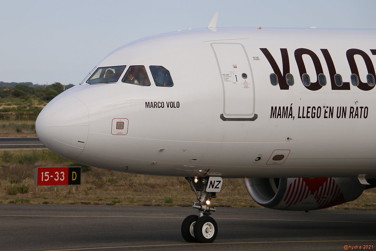 hydra_66's tweet photo. #MarcoVolo et #Avollo11 pour #Volotea à #PerpignanPGF https://t.co/mdeWQSkOiu