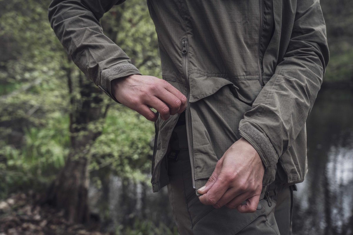 Ladies, looking for a jacket that's great for wearing on dog walks or while out nature watching? Want to leave your backpack behind but fed up of limited jacket pockets? The @ParamoClothing Alondra Traveller jacket is here to solve your pocket problems - 10 to be exact!