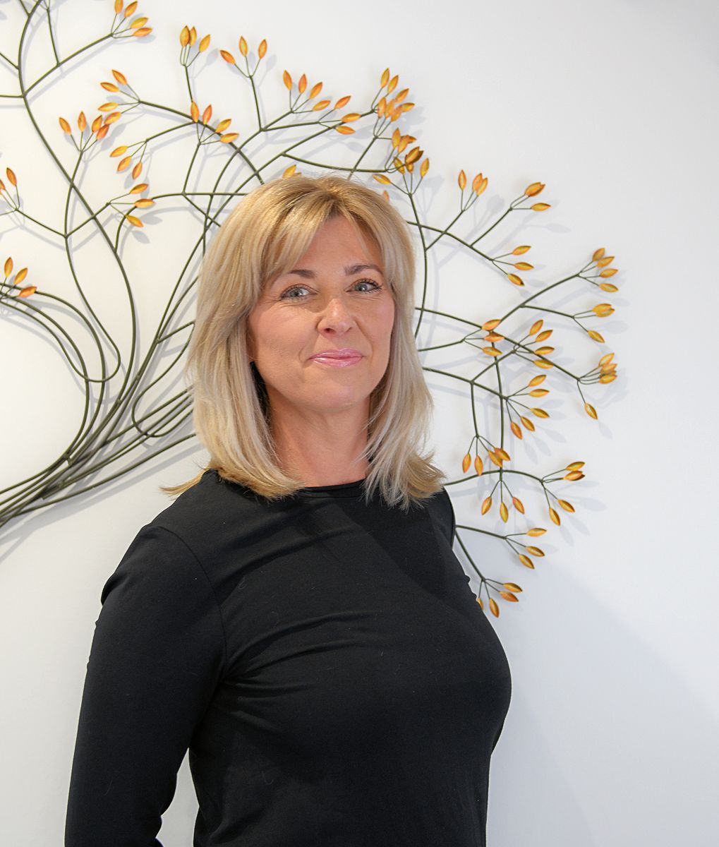 Here’s Sam Aylott who’s joined us as #director of #hairdressing. She is teaching our #hairdressing and #barbering courses. #hairdressing #barbering #bridalHair #BohoHair #hairstyles #apprenticeships #HairAcademy #beauty #HairandBeauty #surrey #waltononthames