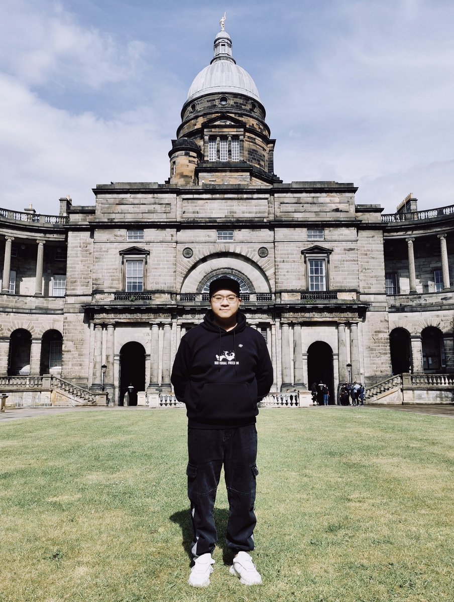 CheungSeavey's tweet photo. Happy 23rd birthday to myself https://t.co/t2r5QqJ0L0