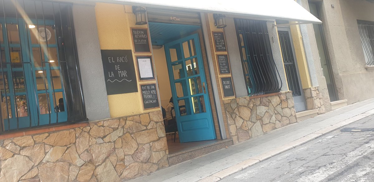 BareaSanti's tweet photo. @gerardsese Si us be de pas, #porbou #elracodelamar
Mareta meva, els calamars a la romana.
Nivell ,nivell. https://t.co/t3B7m9Ctbs