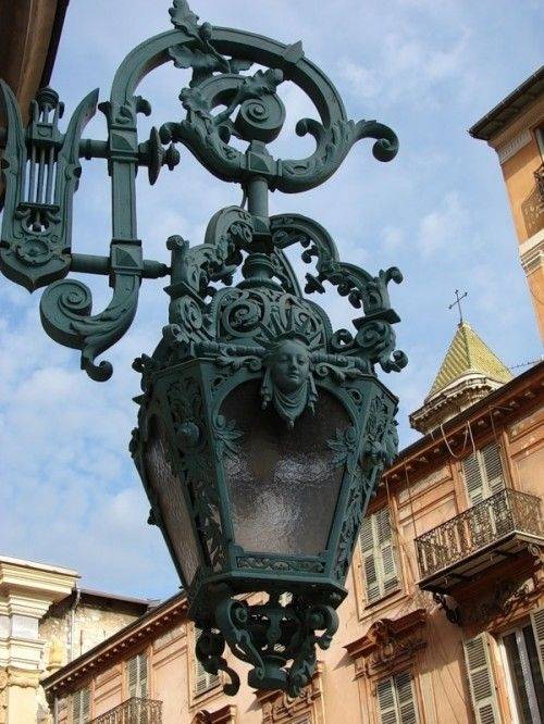 Bir sanat eseri olan "sokak lambaları".