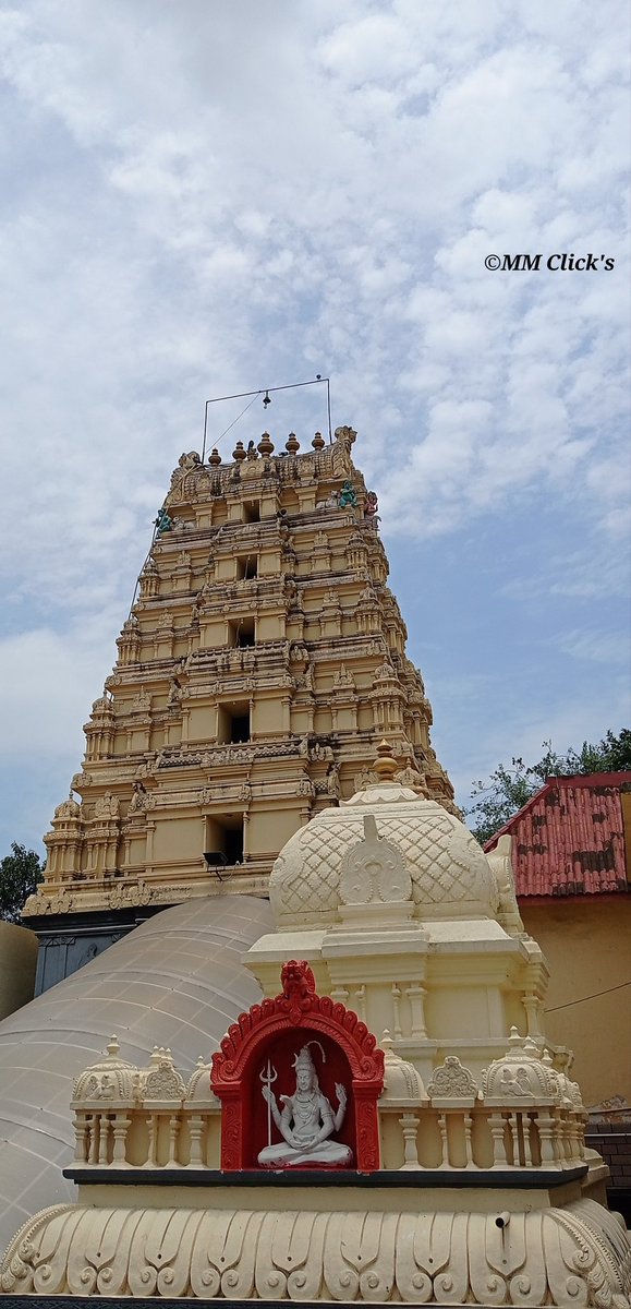 Murali_Clicks's tweet photo. శ్రీ ఉమా మార్కండేశ్వరస్వామి గుడి 🙏

#ourrajahmundry 
#incredibleandhrapradesh 
#IncredibleIndia https://t.co/U2ACKAcbIU