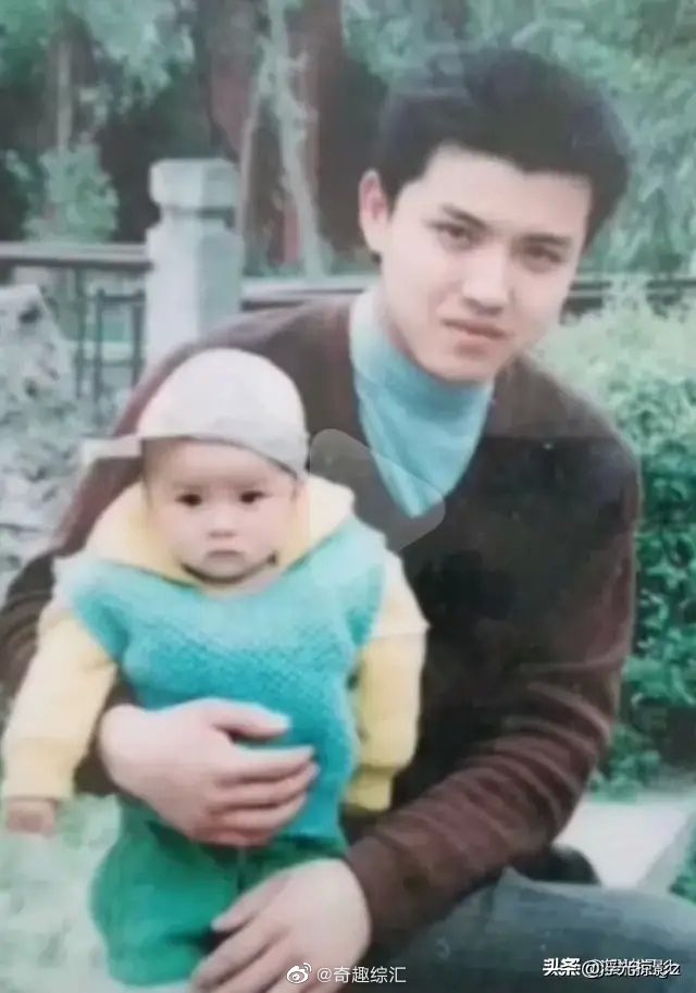 Hotpot ent. on X: Kris Wu's father old picture is revealed after years  #WuYifan #KrisWu #吴亦凡  / X