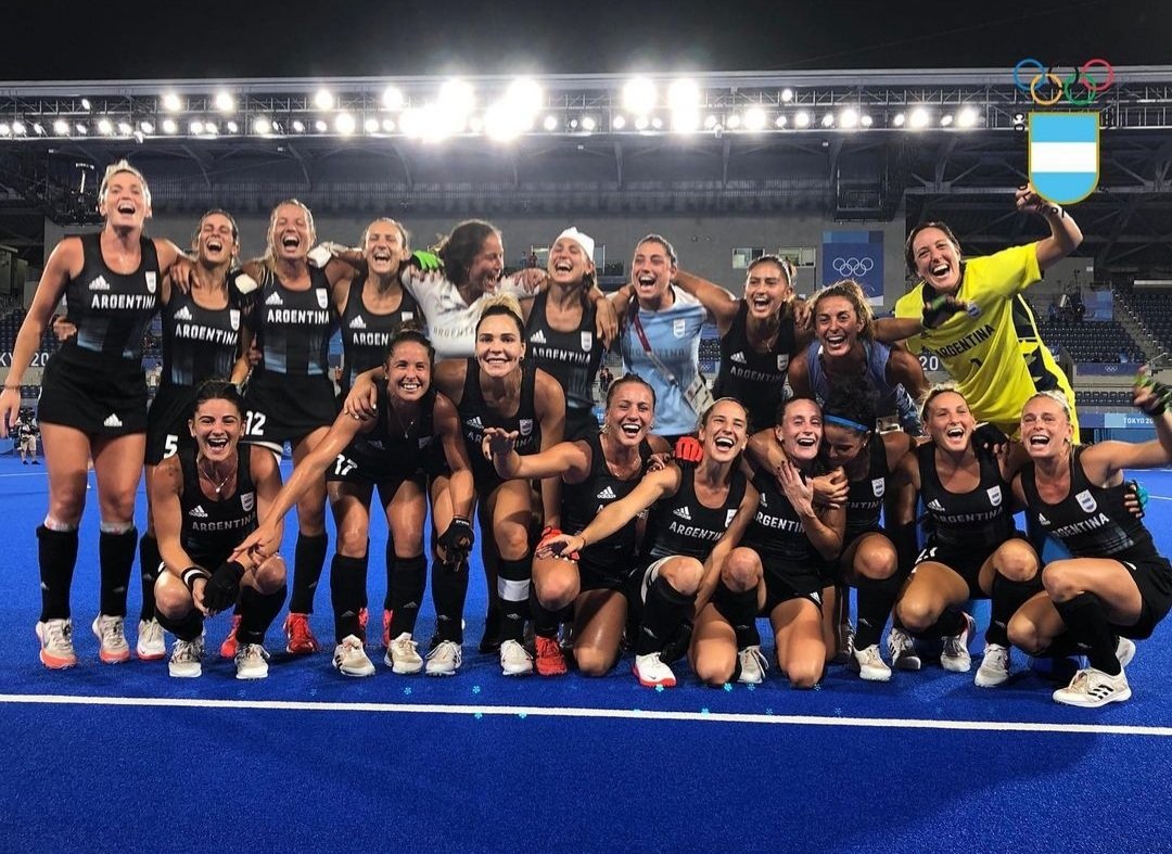 ArgFieldHockey's tweet image. ¡#LasLeonas🐅🇦🇷 a la FINAL OLÍMPICA, a seguir soñando en busca de la tan ansiada medalla DORADA! ¡Vamos ARGENTINA! #Tokio2020