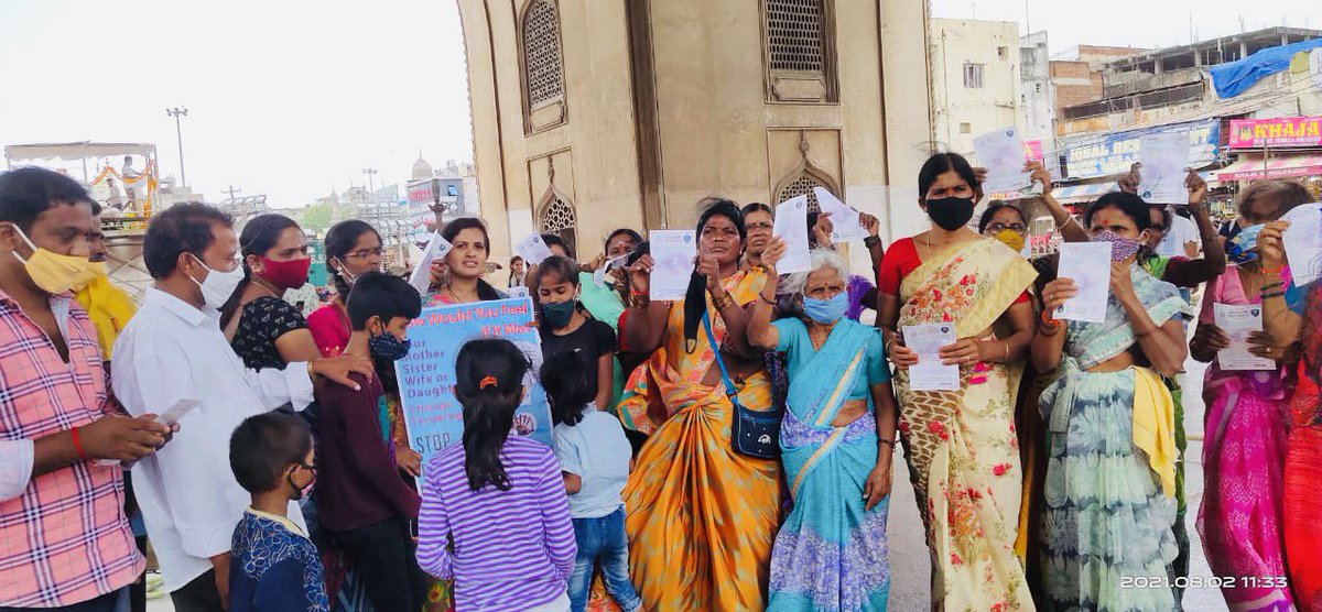 hydsheteam's tweet photo. #Hyderabad City SHE Teams conducted awareness programs in Charminar. https://t.co/oD3L2gU4nu