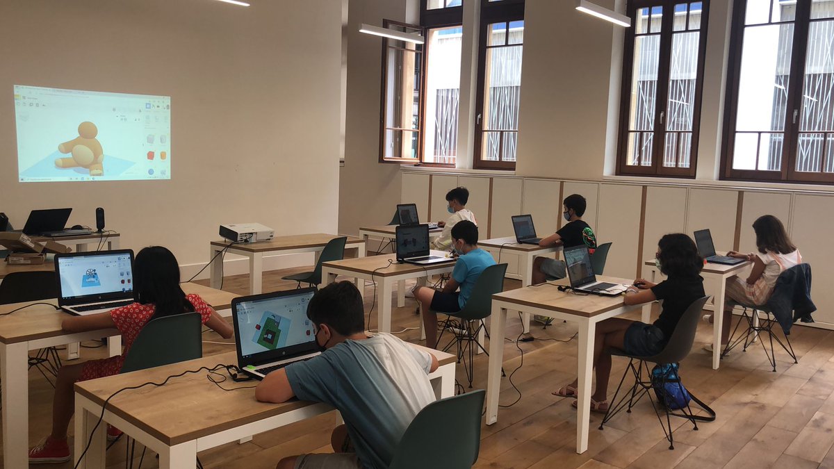 GijonconCiencia's tweet image. Concentración máxima de los niños y niñas participantes en el taller infantil de diseño e impresión en 3D.
Fotos: Miriam Amor
@Robotix_educa 
#Gijonconciencia #Ciencia