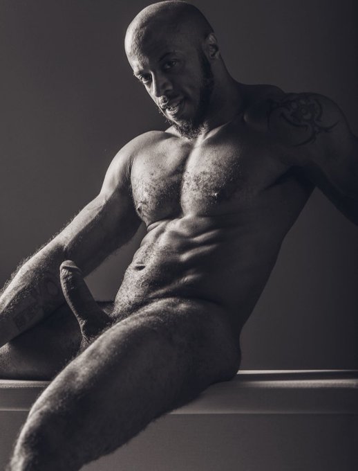 Who’s going to come and play with this bad boy? In london 12th - 15th of august.

@ShabazzFan @hot_gay_content