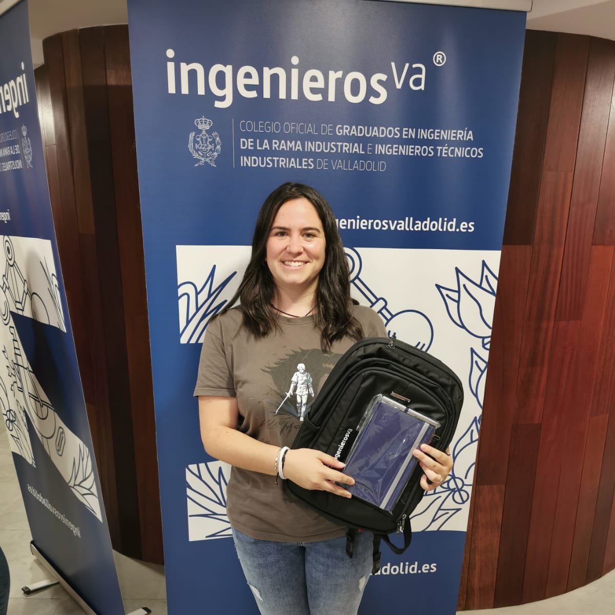 ingenierosva's tweet photo. ¡Nueva colegiada en ingenierosVA!👏
Hoy se une al colectivo 𝙉𝙪𝙧𝙞𝙖 𝙙𝙚 𝙡𝙖 𝙋𝙚ñ𝙖 𝙍𝙚𝙫𝙞𝙡𝙡𝙖 quien ya tiene su 'Welcome Pack ' 🎁 de bienvenida.
¿Preparada para comenzar a disfrutar de ventajas exclusivas Nuria?😉
#ingenierosAlPoder https://t.co/DvZrFuckPU