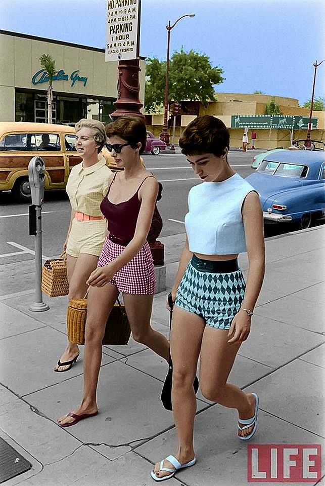50s summer inspo

Those shorts... yes! 😍

Does anyone have a pair of the Lady K Loves ones that were like this from around 5 years ago? We'd love to hear from you!
May be an image of 1 person, standing and shorts