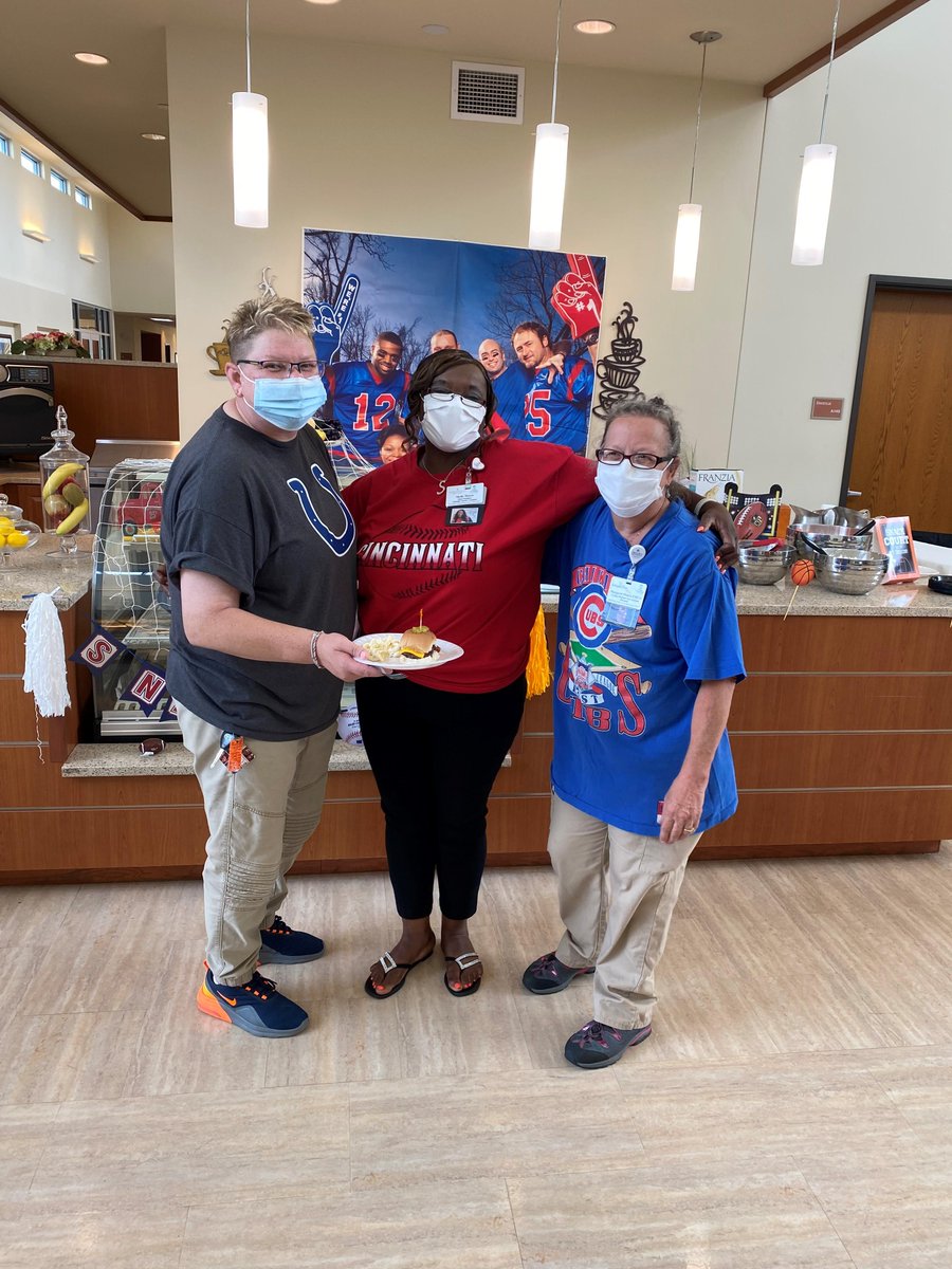 ArlingtonPHC's tweet photo. We enjoyed our sports-themed happy hour! Did you know that we have happy hour every Friday? 🏀 #SeniorLiving https://t.co/BQcKDKo0Q8