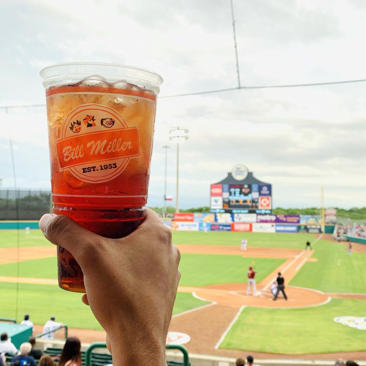 BillMillerBarBQ's tweet photo. Let's root, root, root for the home TEAm🎶 Grab your #BillMiller favorites from our concession stand on the 2nd floor!
#MissionsBaseball #SanAntonio #IcedTea https://t.co/1GvO9FHTBs
