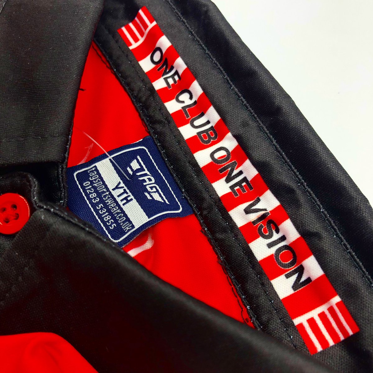 guildfordcityfc's tweet image. Introducing our new Home Shirt! #Sweeney 🔴⚪️