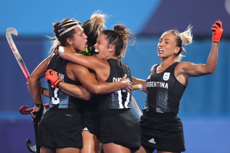 ¡Felicitaciones Leonas!

¡Tercera final olímpica y quinta medalla asegurada!

¡Que sigan rugiendo! 

Les desea el básquet nacional.

Deporte argentino unido.🙌🇦🇷

#EquipoARG 👏#Tokyo2020