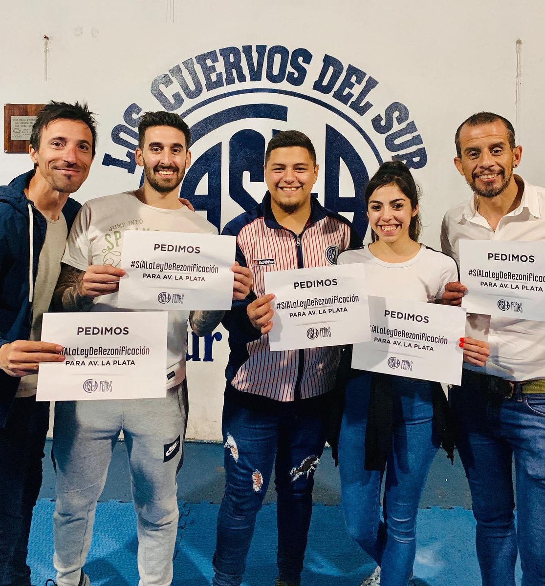 CuervosDelSur tweet media