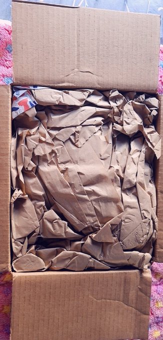 What's in the box?  Do you want to see? https://t.co/p1O7av9UBP