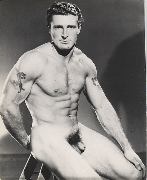 MalesVintage's tweet photo. ¿Quieres más material como este? Más material exclusivo adicional si me sigues hoy mismo en https://t.co/7Mvln0wOZ4 
#beefcake #vintage #physique #bodybuilding #malemodel #retro #hunk #gayvintage https://t.co/RZLUtc7FTZ