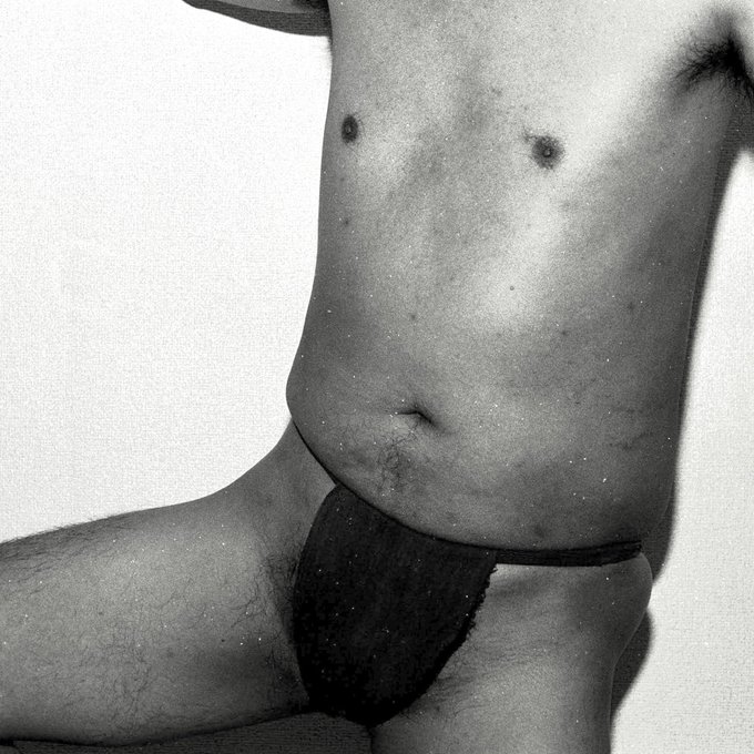 趣味のモノクロフィルム写真。撮影や現像の条件を各種試して仕上がりにどんな違いが出るのか実験してみました。外は暑いので撮影のために外出する気にもなれず、そうなると己を撮影するしかないわけで......。<a href="/tag/%E3%83%8F%E3%83%83%E3%83%94%E3%83%BC%E3%83%8F%E3%83%AD%E3%82%A6%E3%82%A3%E3%83%B3"class="tags"><span>#ハッピーハロウィン</span></a><a href="/tag/happyhalloween2022"class="tags"><span>#happyhalloween2022</span></a>