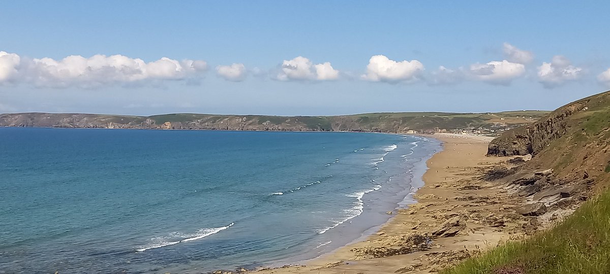 stdavidspembs's tweet image. Newgale, this morning ☀️
#pembrokeshire #walescoastpath