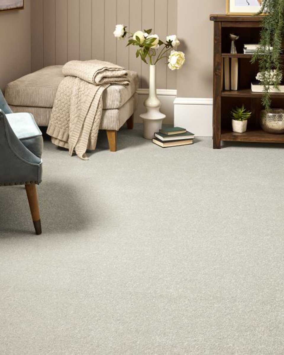 Two things you think wouldn't be paired well together are little ones, &amp; #BeigeCarpets! 😅

Our Alnwick Beadnell #Carpet is durable &amp; bleach cleanable, so you don't have to worry about spilt drinks with this one! 🙌

🛒 Order your Free Samples!
👉 bit.ly/2WMvVLx 

#Home