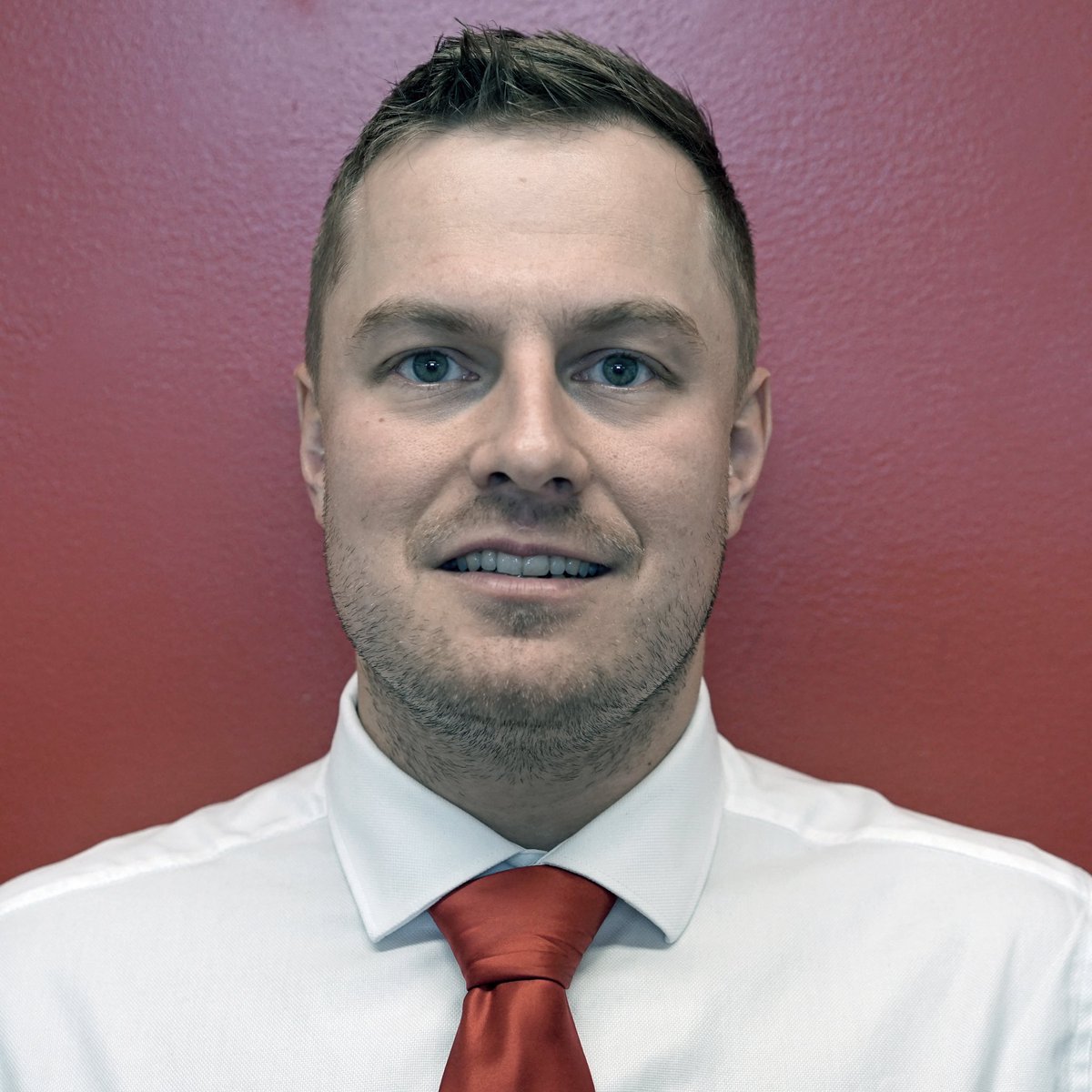 weyburnredwings's tweet photo. // H E L L O  W E Y B U R N  //

Meet our new Head Coach and GM, Cody MAPES. 👏 https://t.co/GWCY7LMkgk
