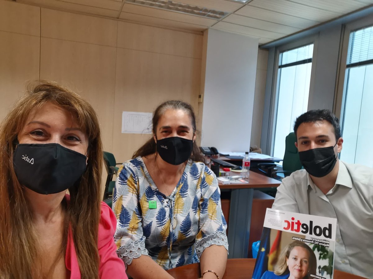 _ASTIC's tweet photo. Interesante 1º encuentro con el #CDO, Alberto Palomo. @_ASTIC presentó a la asociación. Se habló de las líneas de trabajo para la gobernanza del dato,vital para ofrecer unos servicios digitales del sigloXXI y el #CSSTIC tiene q jugar un papel decisivo y nuclear.
@SEDIAgob https://t.co/LMVipYqpj6