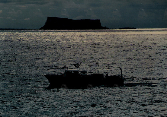 Shipguru's tweet photo. #ArmedForcesofMalta (#AFM) #P25 #patrolling #Maltesecoast with #FILFLA in the #background - 03.12.1993 -  https://t.co/nfgboxc3g3 - NO PHOTOS can be used or manipulated without our permission @Armed_Forces_MT https://t.co/lO7MJ0LxTj