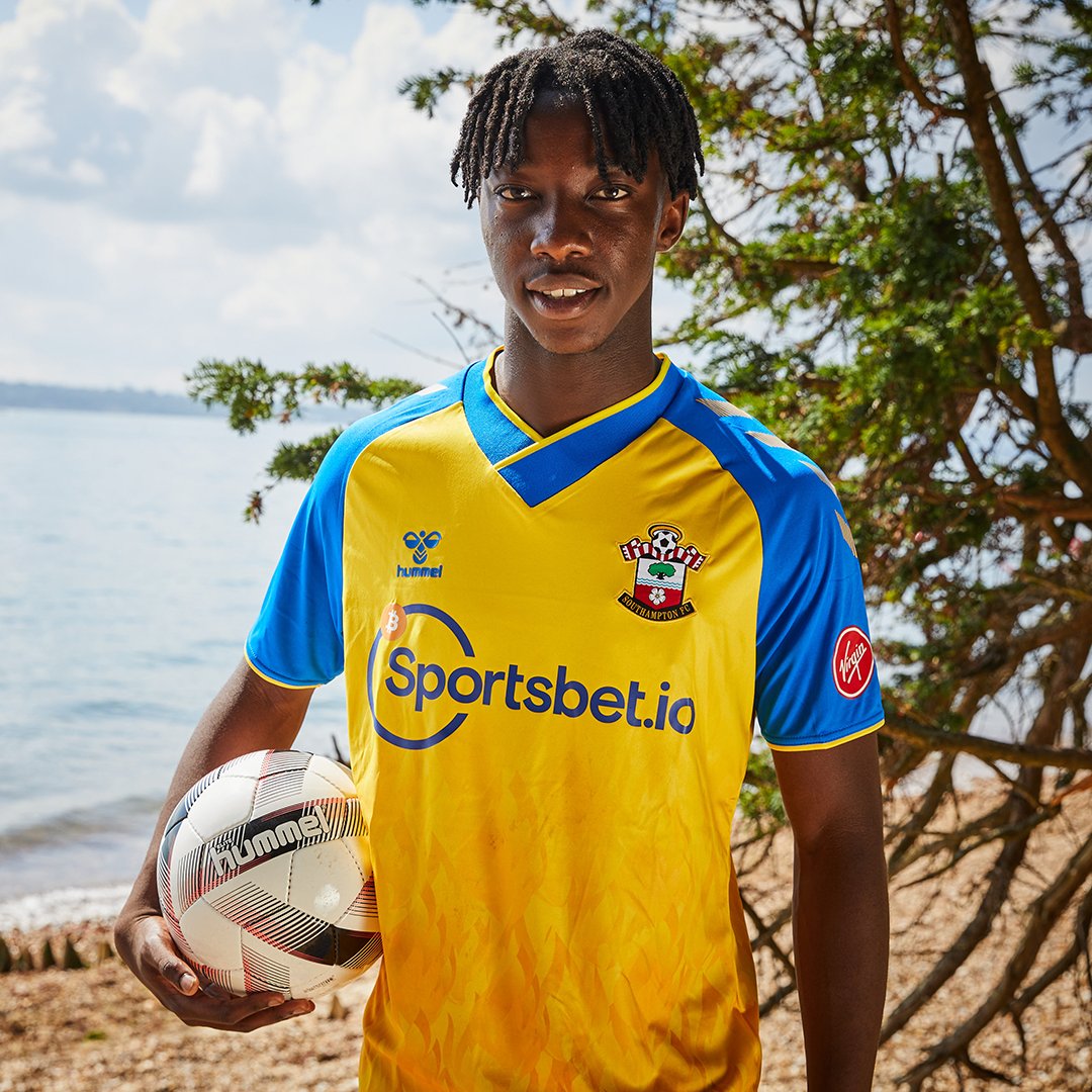 Southampton FC Twitter: "💛 YELLOWS, YELLOWS! 💙 Feeling new away kit, #SaintsFC 🔥 https://t.co/h1Z8j8VEYn" / Twitter